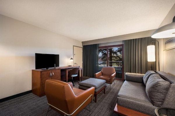 Sonesta Select San Jose Airport image 27